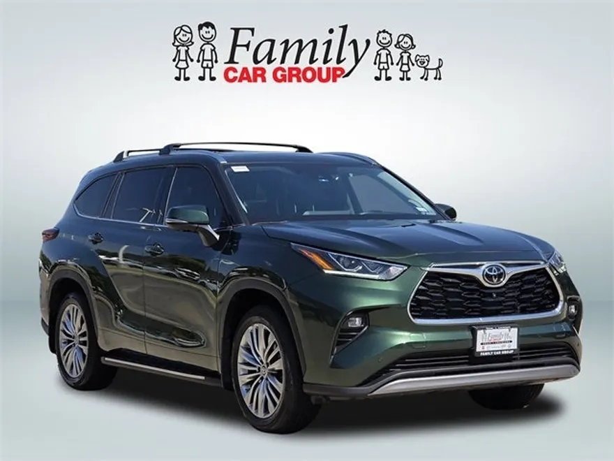 2024 Toyota Highlander Platinum photo 1