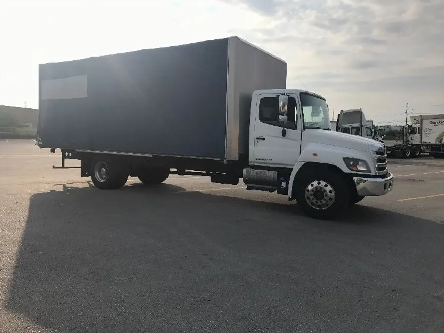 2016 Hino Conventional Type Truck photo 1