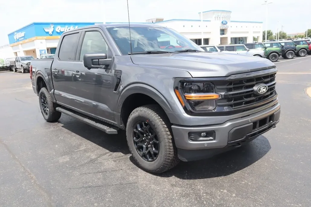 2025 Ford F-150 XLT photo 1