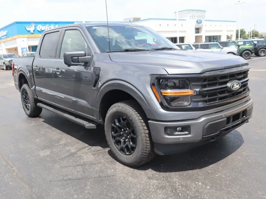 2025 Ford F-150 XLT photo 1