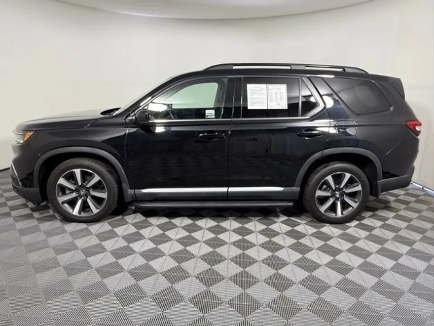 2023 Honda Pilot Elite photo 1