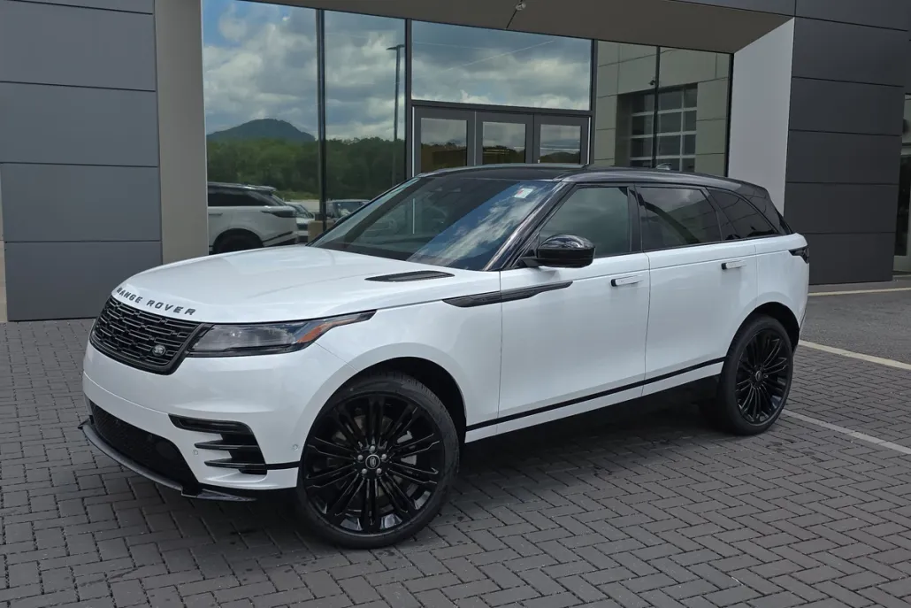 2026 Land Rover Range Rover Velar SE photo 1