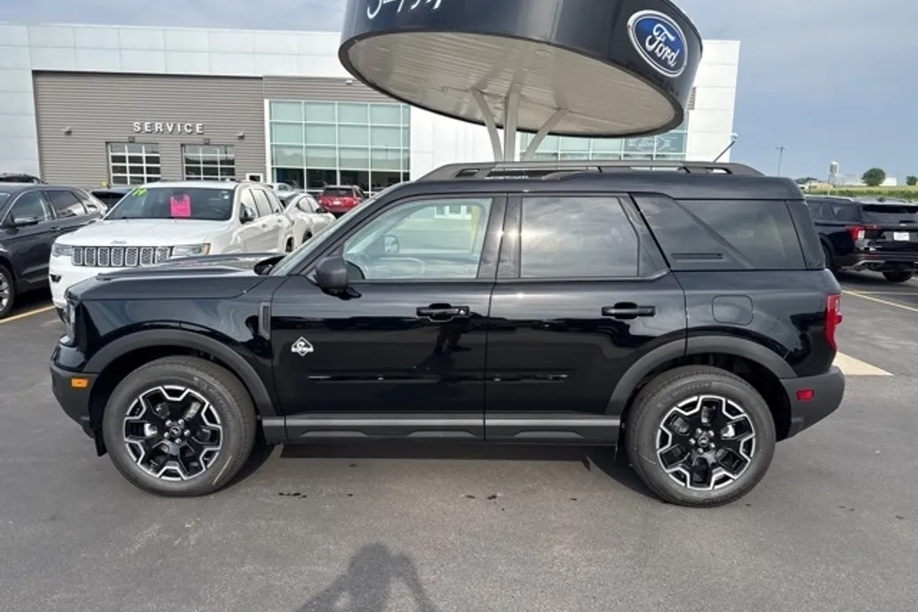2025 Ford Bronco Sport Outer Banks photo 1