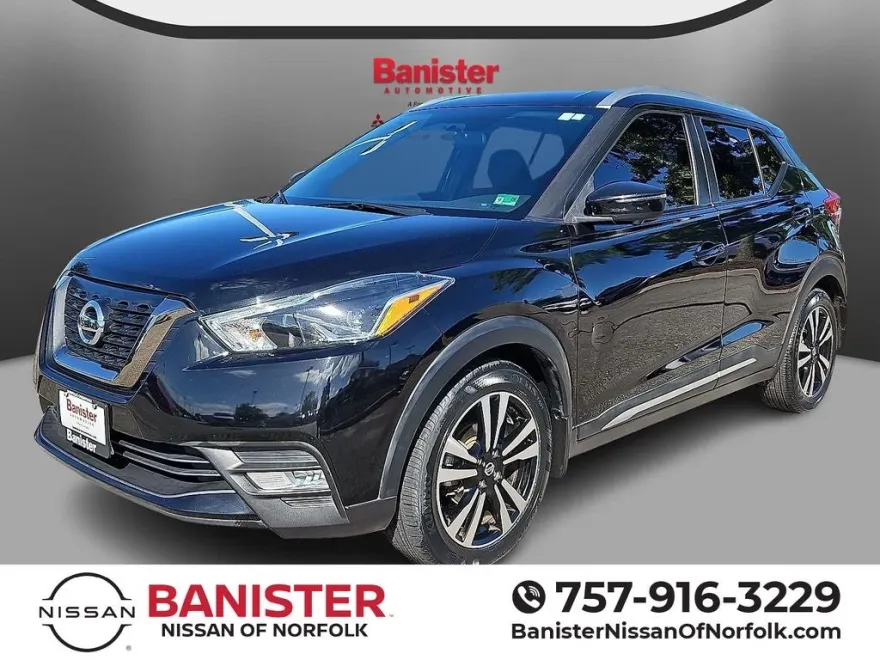 2019 Nissan Kicks SR photo 1