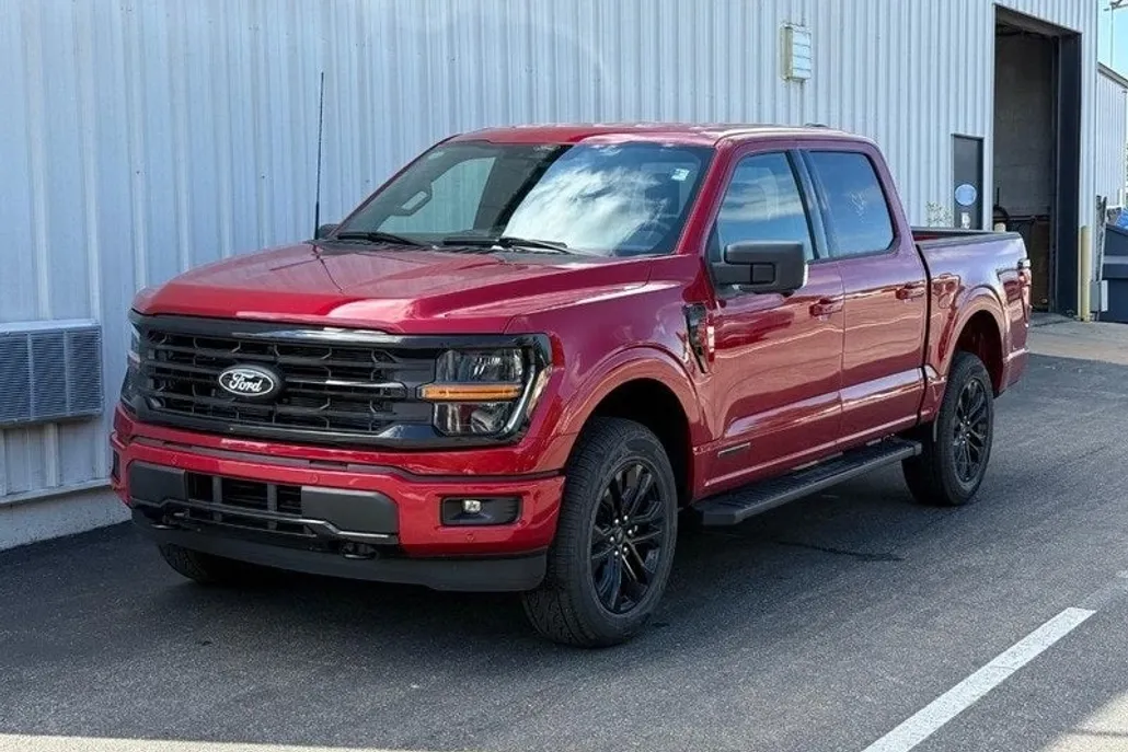 2025 Ford F-150 XLT photo 1