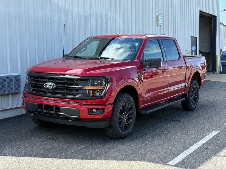 2025 Ford F-150 XLT photo 1