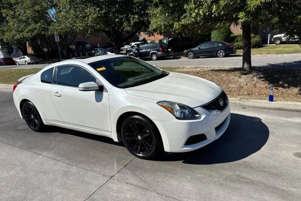 2013 Nissan Altima 2.5 S photo 1