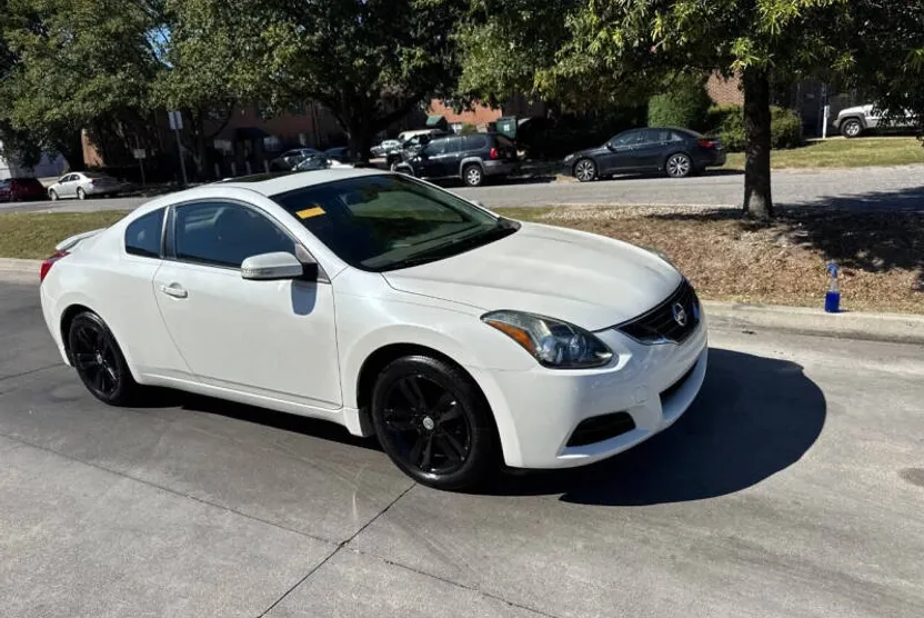 2013 Nissan Altima 2.5 S photo 1