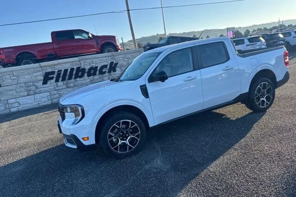 2025 Ford Maverick Lariat photo 1