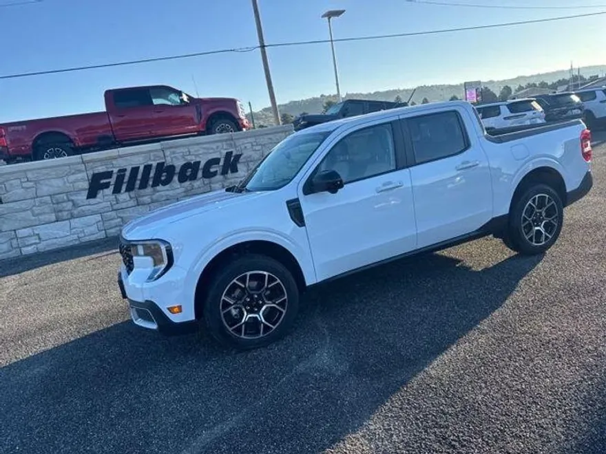 2025 Ford Maverick Lariat photo 1
