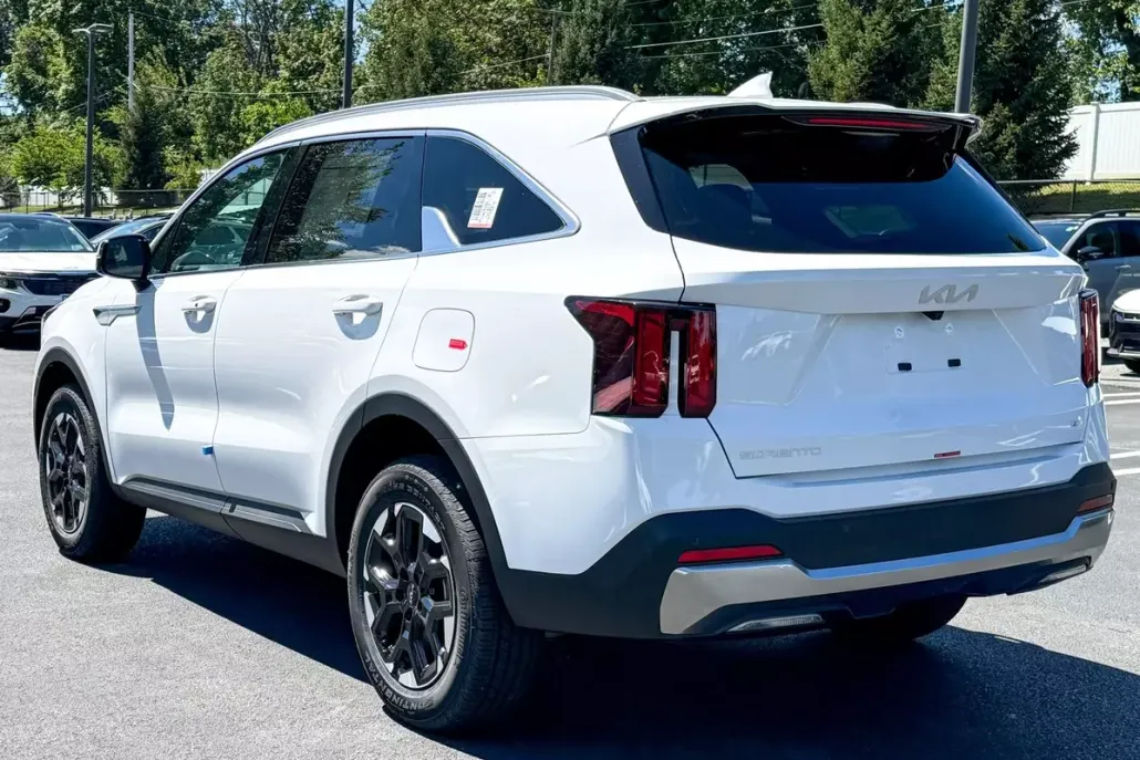 2026 Kia Sorento S photo 1