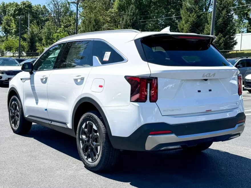 2026 Kia Sorento S photo 1