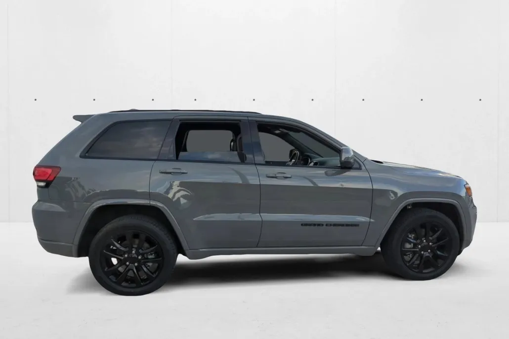2021 Jeep Grand Cherokee Laredo X photo 1
