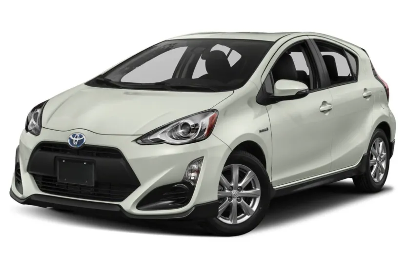 2017 Toyota Prius C Three photo 1