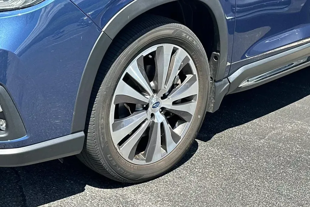2021 Subaru Ascent Touring photo 1