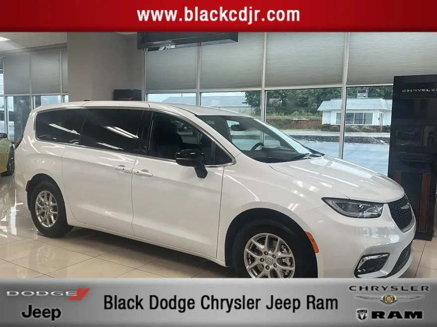2026 Chrysler Pacifica photo 1