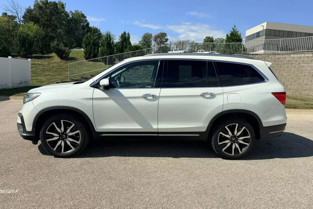 2020 Honda Pilot Touring photo 1