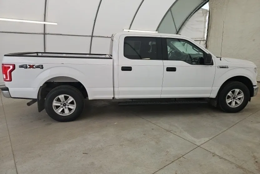 2017 Ford F-150 XLT photo 1