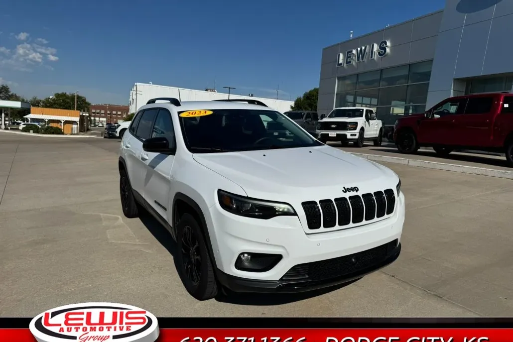 2023 Jeep Cherokee Altitude Lux photo 1