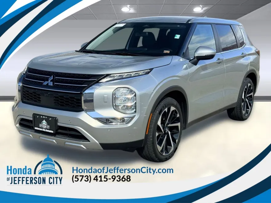2024 Mitsubishi Outlander SE photo 1