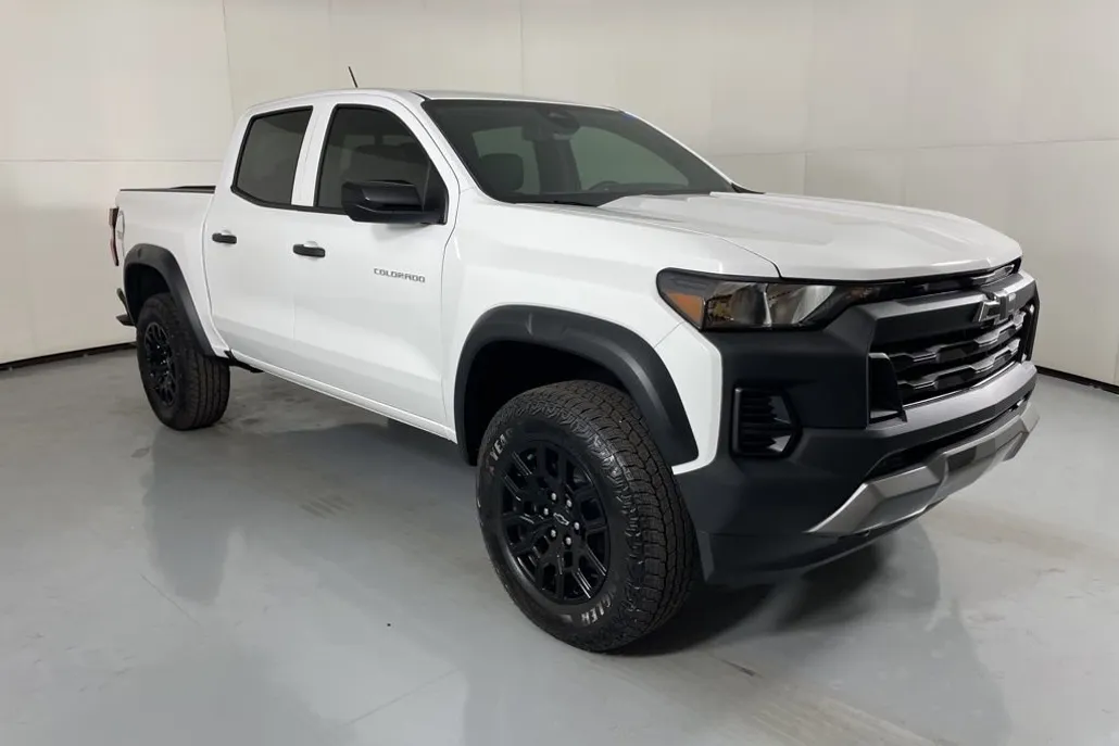 2026 Chevrolet Colorado Trail Boss photo 1