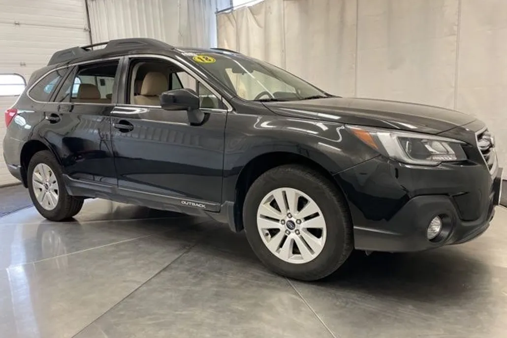 2018 Subaru Outback 2.5i Premium photo 1