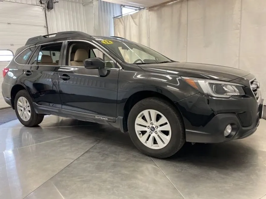 2018 Subaru Outback 2.5i Premium photo 1