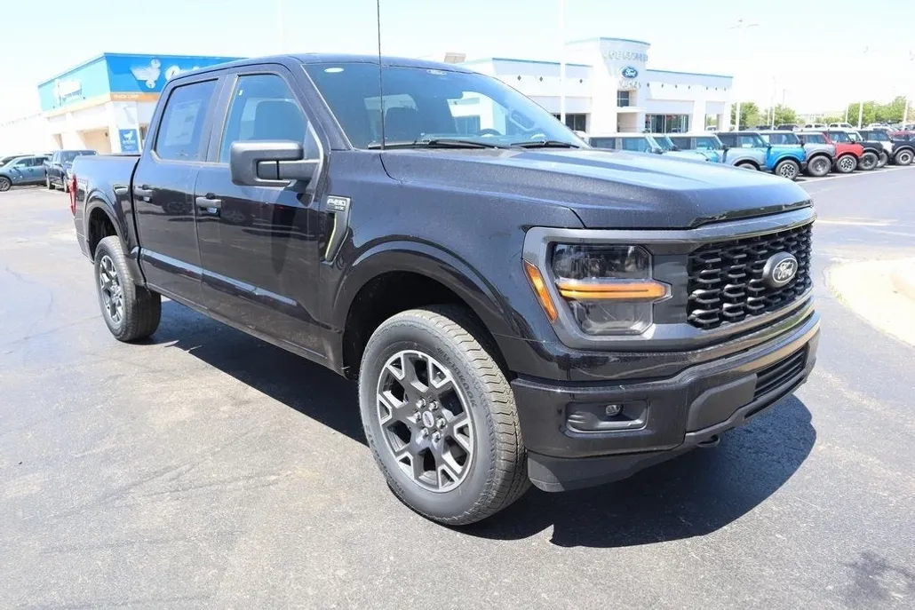 2025 Ford F-150 STX photo 1