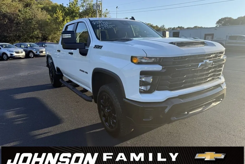 2025 Chevrolet Silverado Custom photo 1