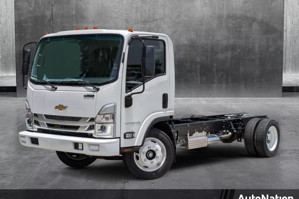 2025 Chevrolet Silverado photo 1