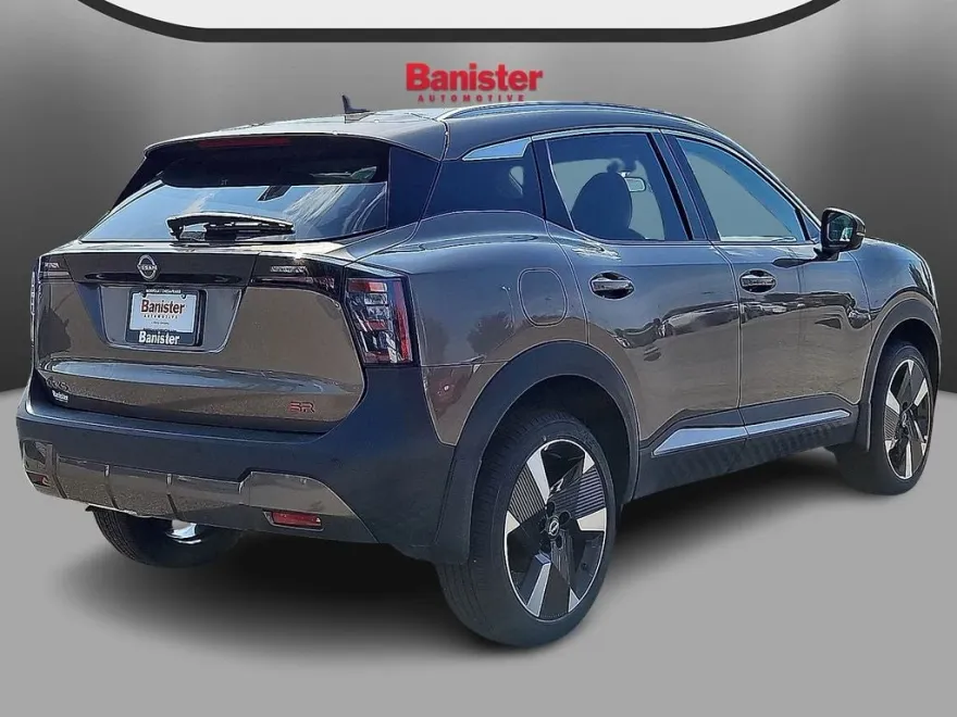 2025 Nissan Kicks SR photo 1