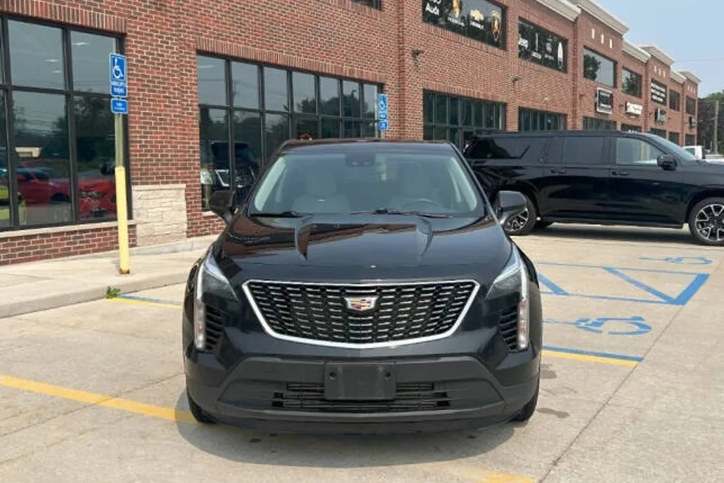 2020 Cadillac XT4 Luxury photo 1