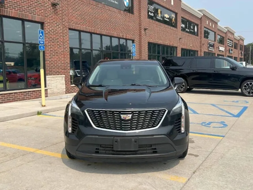 2020 Cadillac XT4 Luxury photo 1