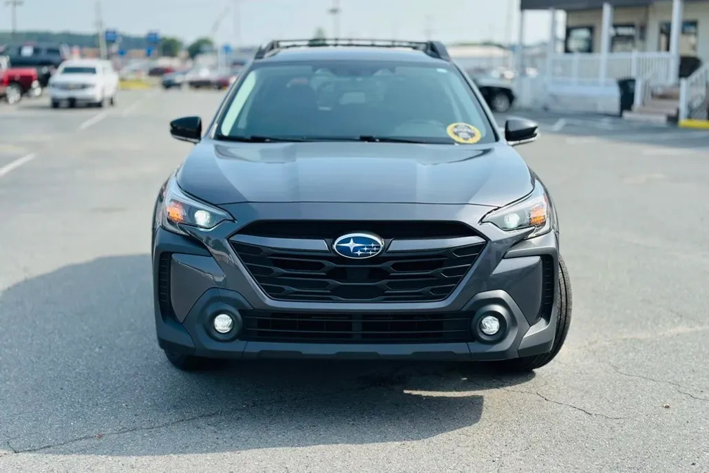 2023 Subaru Outback Premium photo 1
