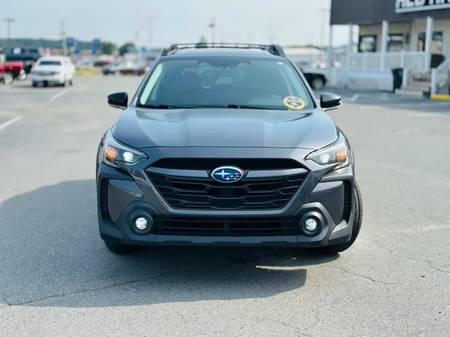 2023 Subaru Outback Premium photo 1
