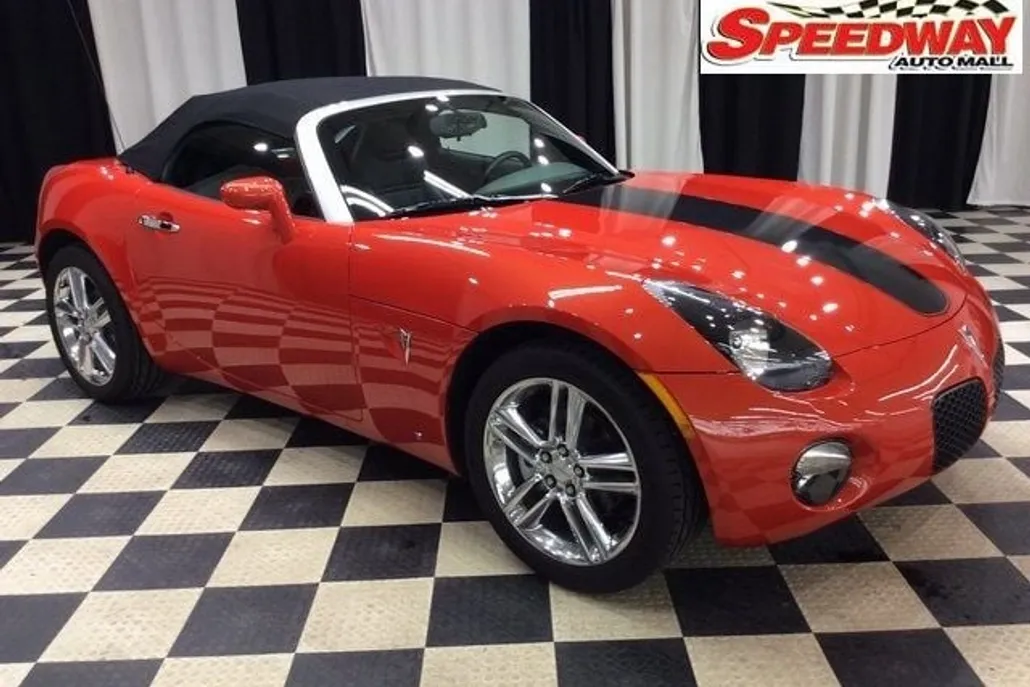 2009 Pontiac Solstice Convertible photo 1