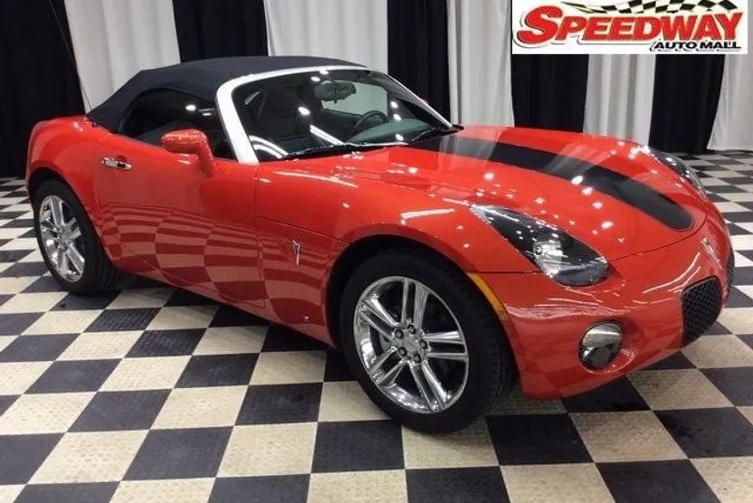 2009 Pontiac Solstice Convertible photo 1
