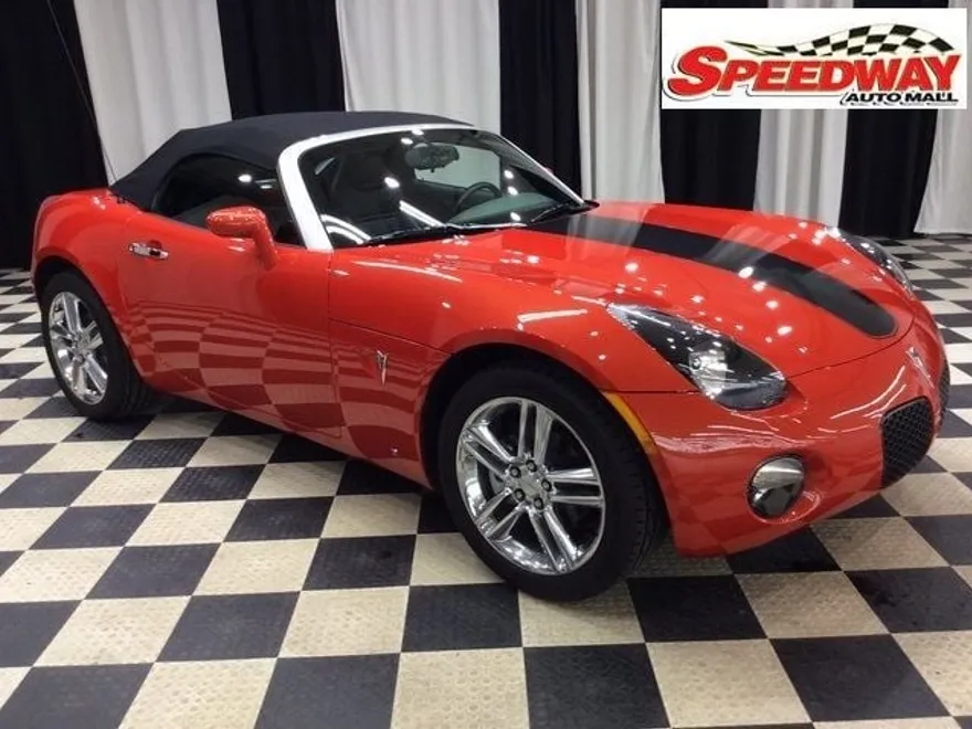 2009 Pontiac Solstice Convertible photo 1