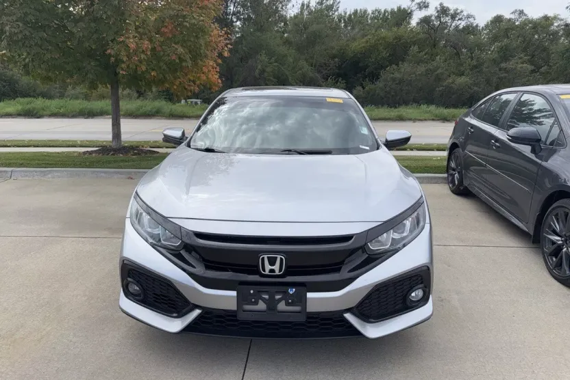 2018 Honda Civic EX Hatchback photo 1