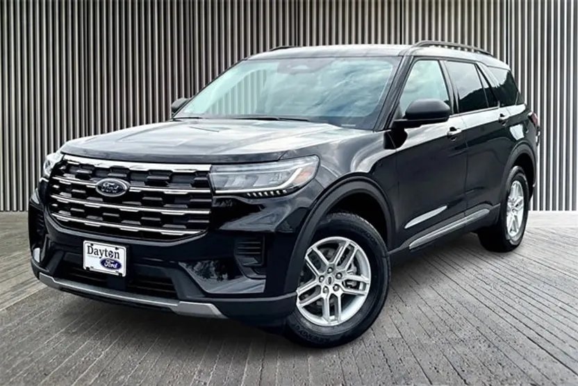 2025 Ford Explorer photo 1