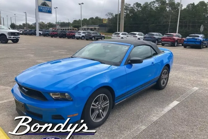 2011 Ford Mustang V6 Premium photo 1