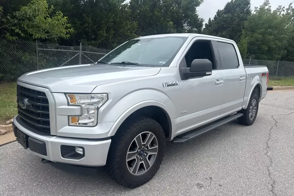 2015 Ford F-150 XLT photo 1