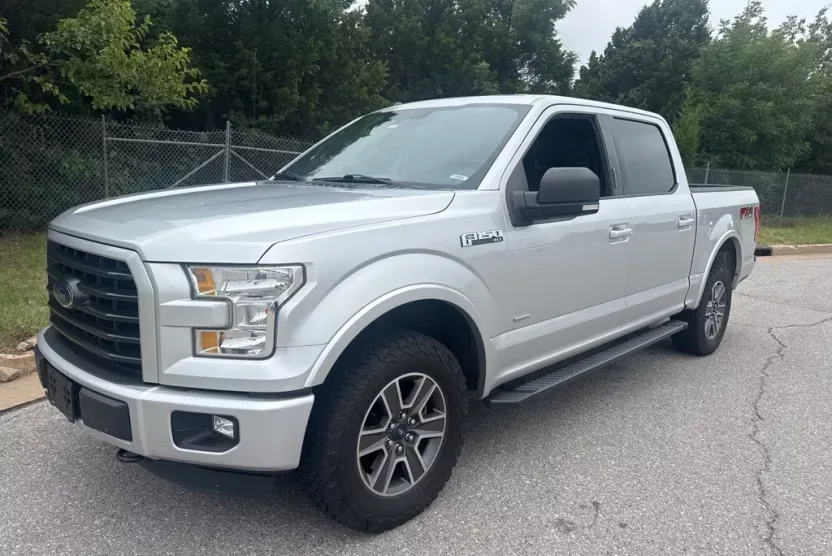 2015 Ford F-150 XLT photo 1