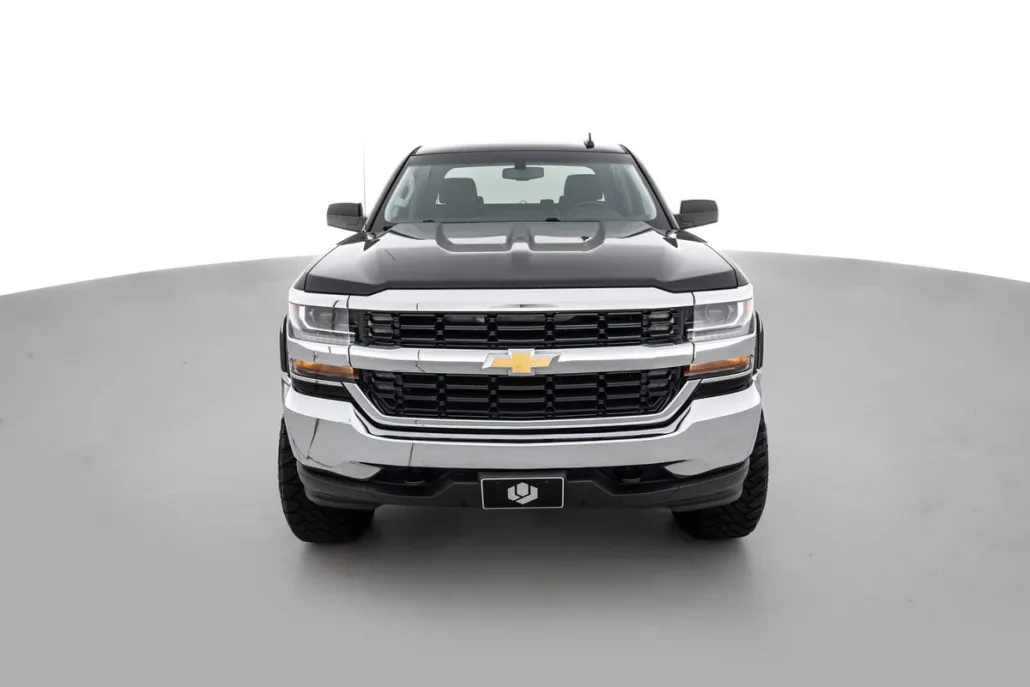 2016 Chevrolet Silverado LT photo 1