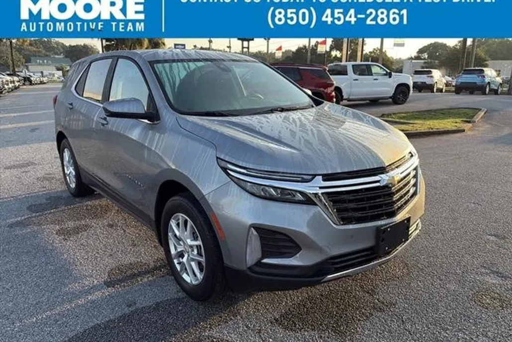 2023 Chevrolet Equinox LT photo 1