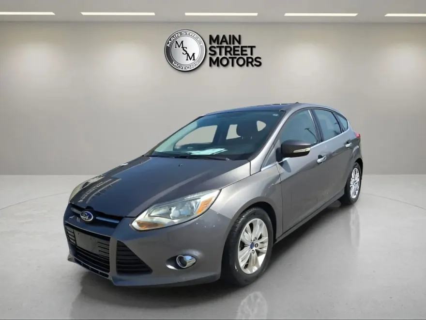 2012 Ford Focus SEL photo 1