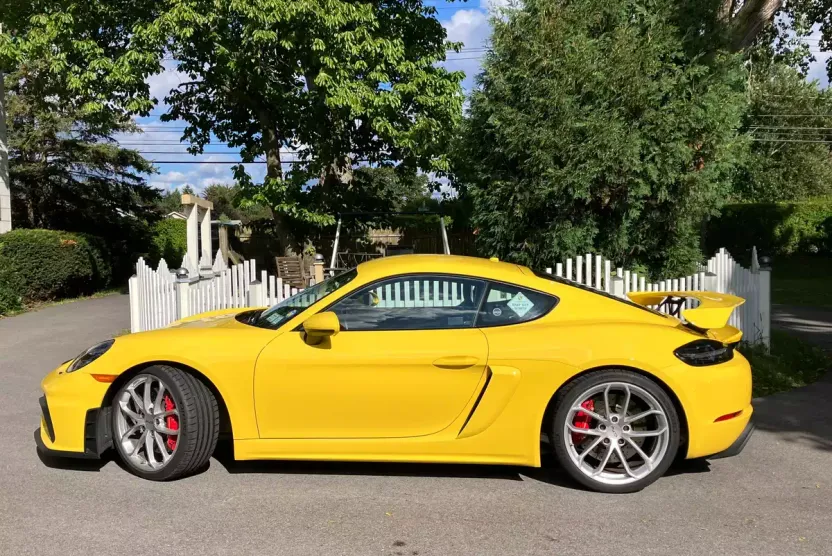 2022 Porsche Cayman GT4 photo 1