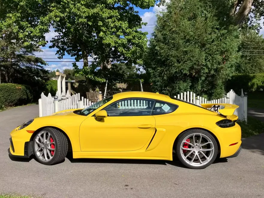 2022 Porsche Cayman GT4 photo 1
