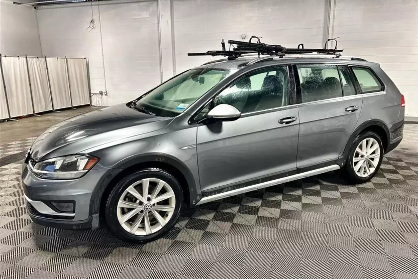 2018 Volkswagen Golf Alltrack S photo 1