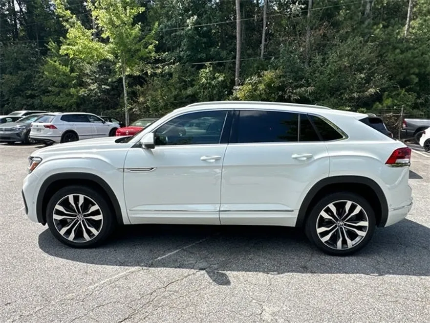 2022 Volkswagen Atlas Cross Sport V6 SEL Premium R-Line photo 1